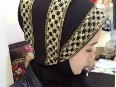 Hijab Scarf Sub Gold Rhinestones Female Long Folk Style (Black)