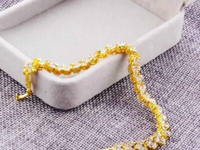 Bracelet With Artificial diamond Inlaid Glamorous Female Crystal (Gold)