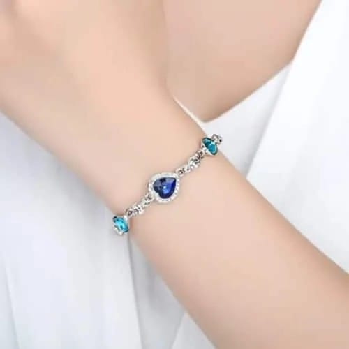 Artificial Diamond Inlaid Crystal Bracelet Heart-shaped Zircon Elegant And Romantic Women , Diameter: 5.7 cm, Perimeter: 18 cm (Blue)