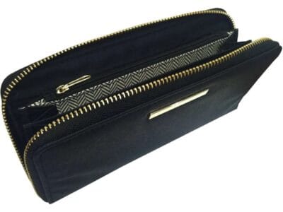 Time and Tru Women’s wallet with bar accent
