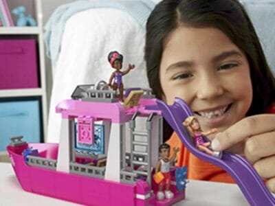MEGA Barbie Malibu Dream Boat Building Kit Playset with 3 Micro-Dolls