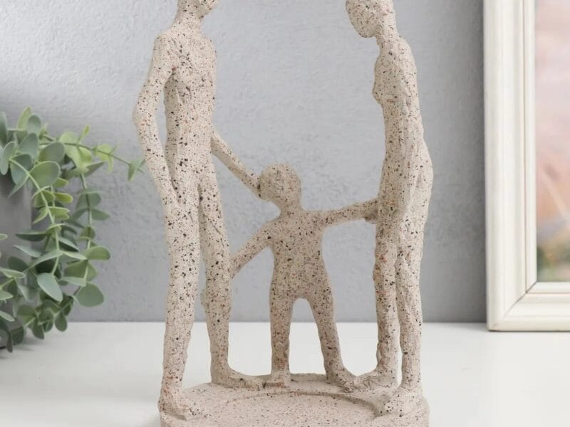 Souvenir Polystone’s Sand People Family Circle 8.5cm x24.5cmx14cm