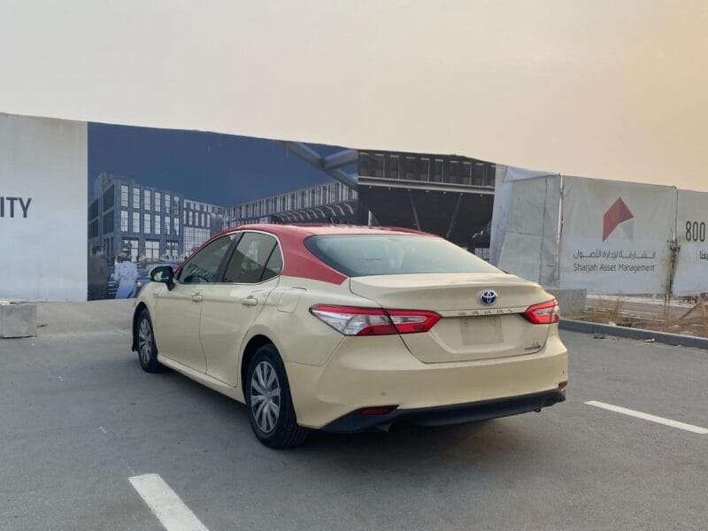 Toyota Camry 2021 , 6 cylinders Taxi