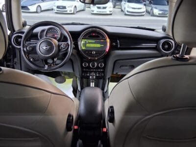 Mini Cooper 2019 , 3 cylinders in Excellent condition