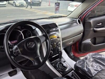 Suzuki Grand Vitara 2011 4 cylinders in Excellent condition