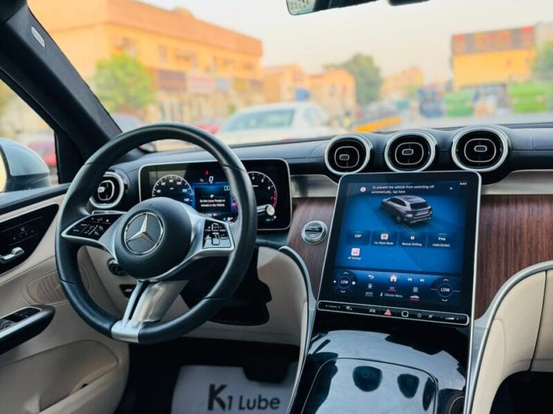 Mercedes-Benz GLC 300 2024 , Clean title