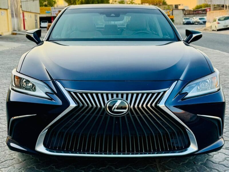 Lexus ES 350 2021 with 6 cylinders