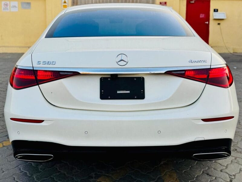 Mercedes-Benz S 580 2021 with 8 cylinders , Clean title