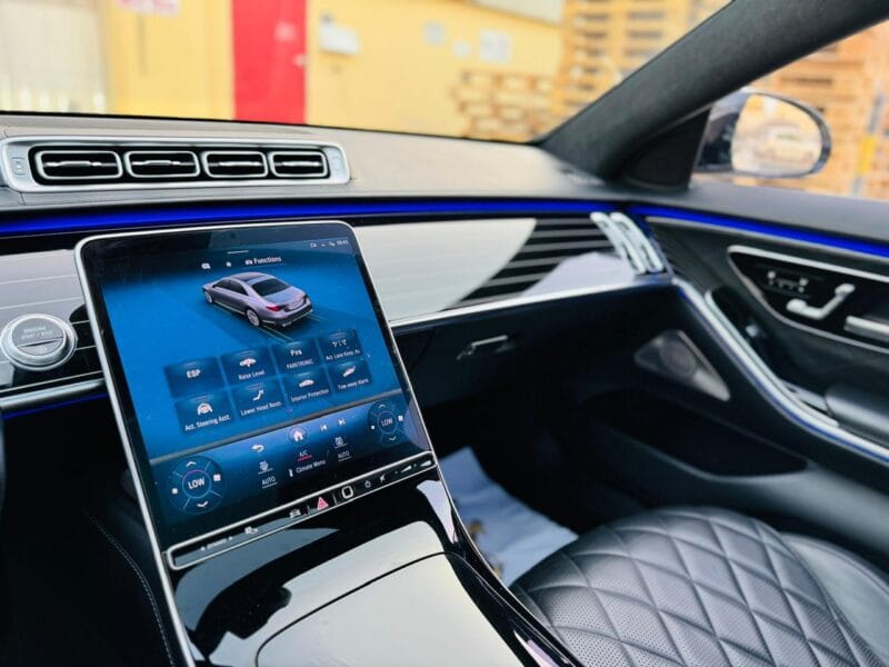 Mercedes-Benz S 580 2021 with 8 cylinders , Clean title