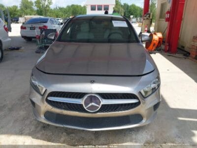MERCEDES-BENZ A 220 2019