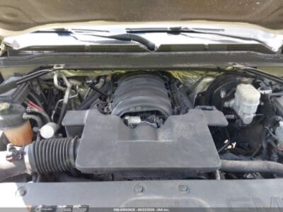 GMC YUKON DENALI 2015 with 8 cylinders