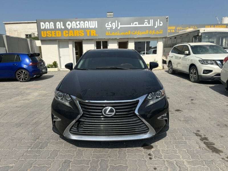 Lexus ES 350 2018 with 6 cylinders