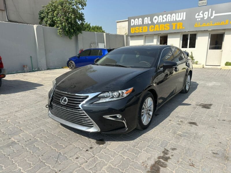 Lexus ES 350 2018 with 6 cylinders