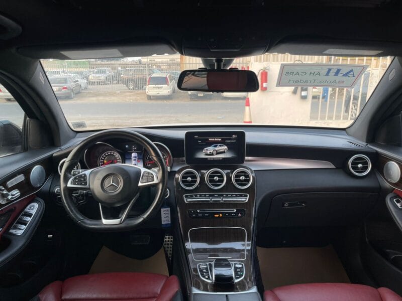 Mercedes-Benz GLC43 AMG 2019 White with 6 cylinders
