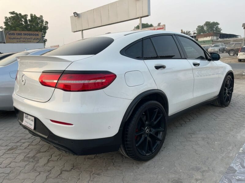 Mercedes-Benz GLC43 AMG 2019 White with 6 cylinders