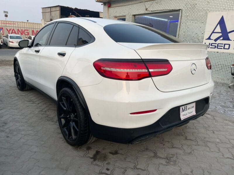 Mercedes-Benz GLC43 AMG 2019 White with 6 cylinders