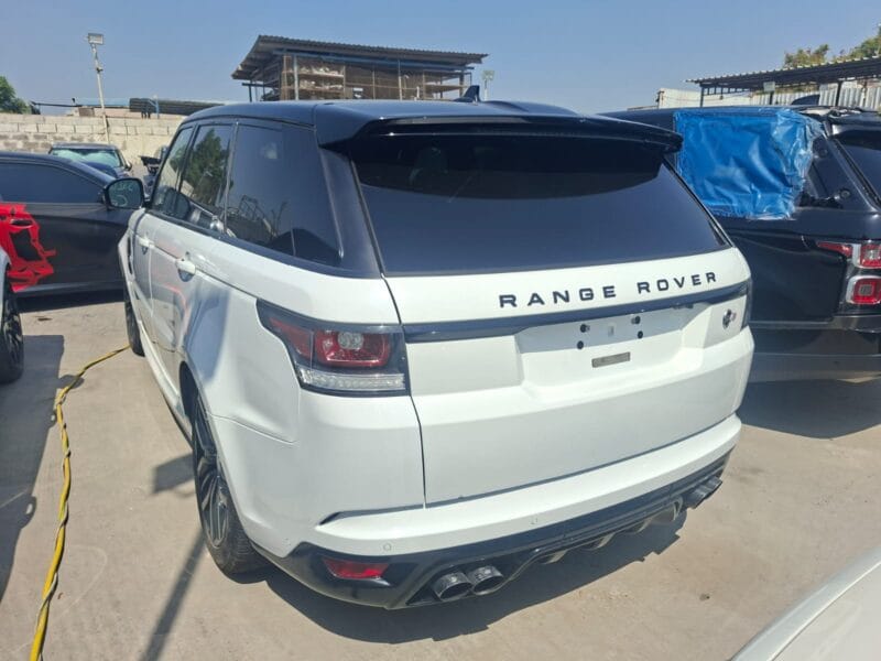 Land Rover Range Rover SVR 2016 with 8 cylinders