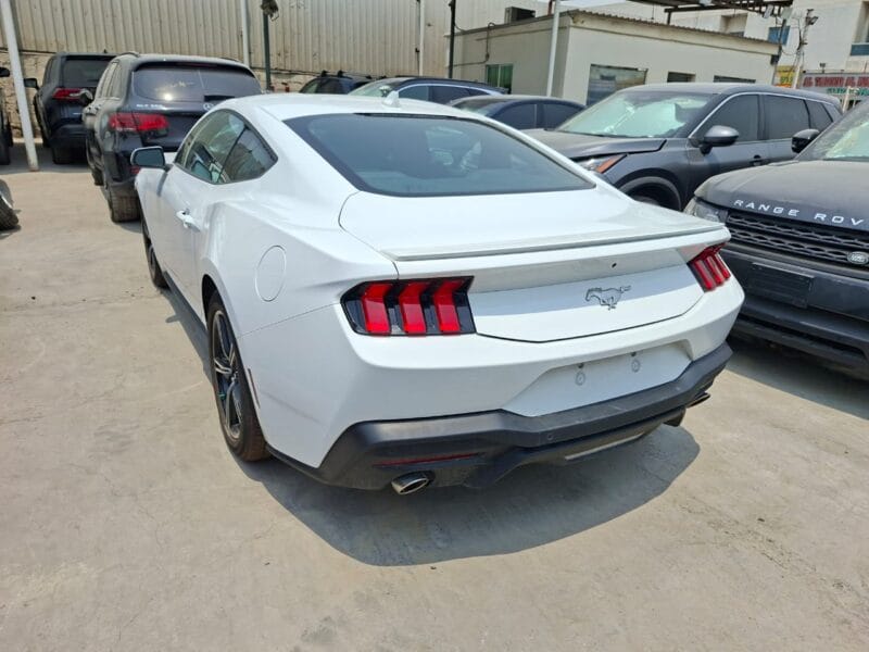Fod Mustang 2024 V4 with 4 cylinders
