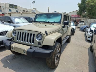 Jeep Wrangler 2017 with 6 cylinders