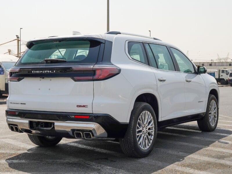 GMC Acadia Denali AWD White 2024