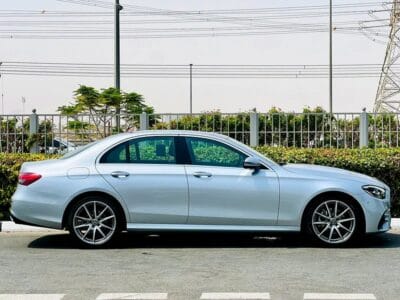 MERCEDES-BENZ E200 2023