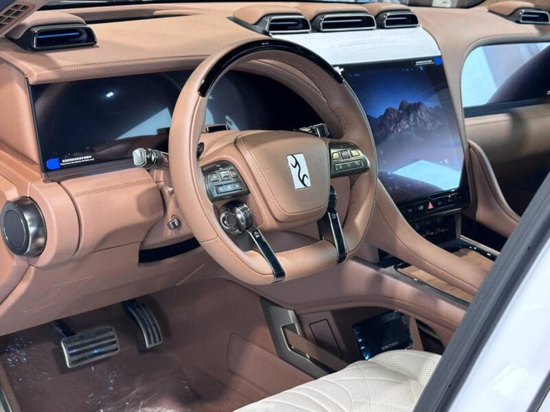 Brand new BYD YANGWANG U8 2025 luxury plug-in hybrid SUV