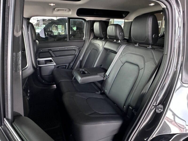 Land Rover DEFENDER 2024