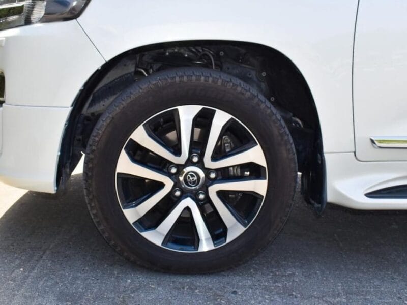 Toyota Land Cruiser Grand Touring 2019
