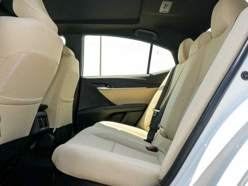 Toyota Camry LE 2.5L Hybrid 2025