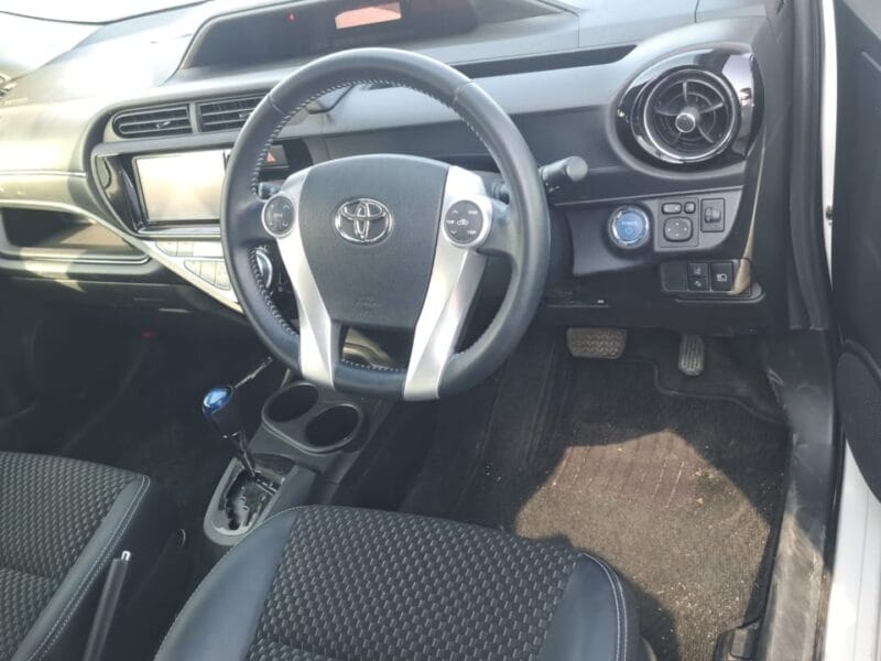Toyota Aqua 2015