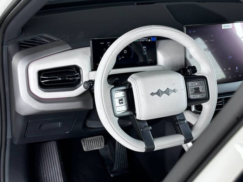 2025 BYD LEOPARD 3