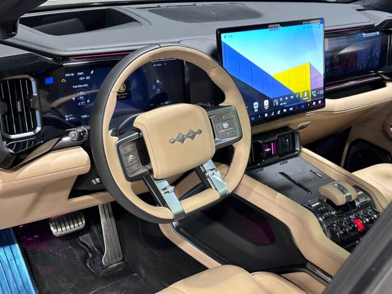 2025 BYD LEOPARD 8