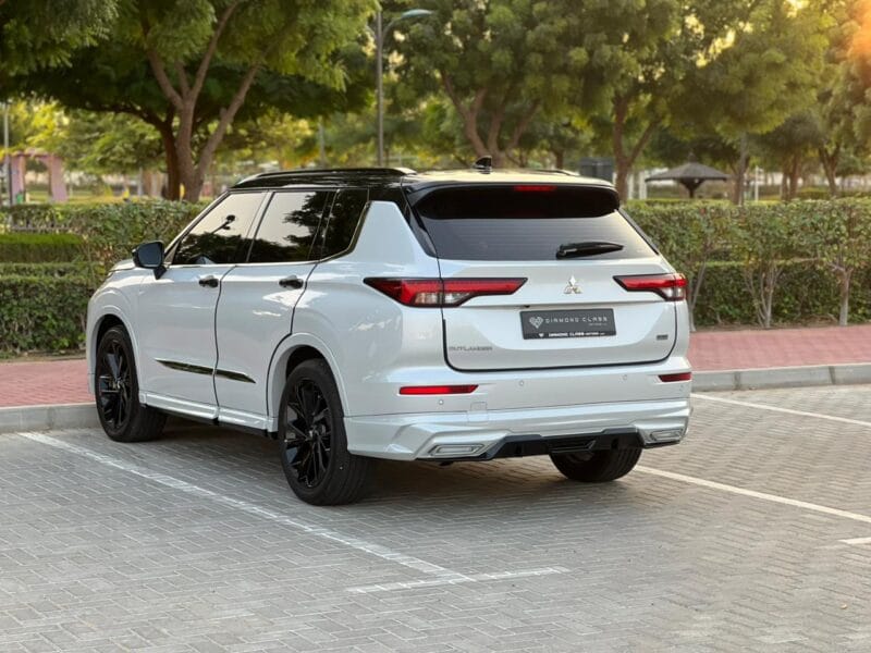 Mitsubishi Outlander 2025 - Under Agency Warranty, Under Service Contract