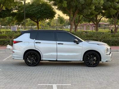 Mitsubishi Outlander 2025 - Under Agency Warranty, Under Service Contract