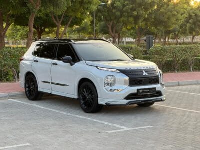 Mitsubishi Outlander 2025 - Under Agency Warranty, Under Service Contract
