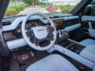Land Rover Defender P400 Se 2023 - Warranty and Service Package