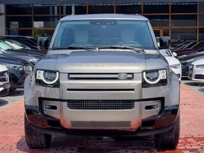 Land Rover Defender 2025
