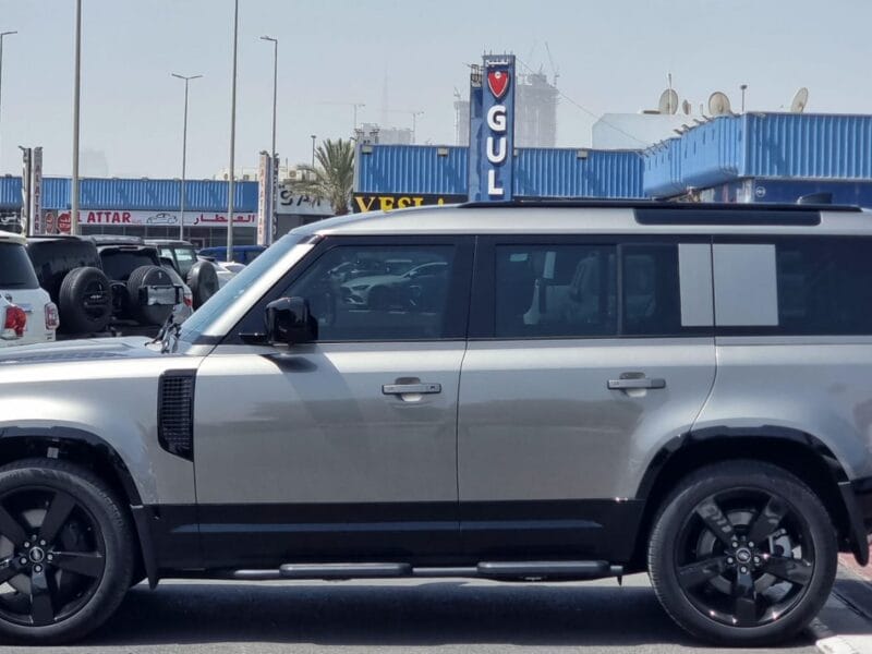 Land Rover Defender 2025