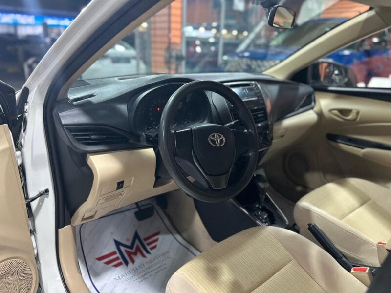 TOYOTA YARIS 2021