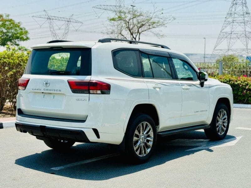 TOYOTA Land Cruiser 300 VXR 3.5L TWIN TURBO MODEL 2024