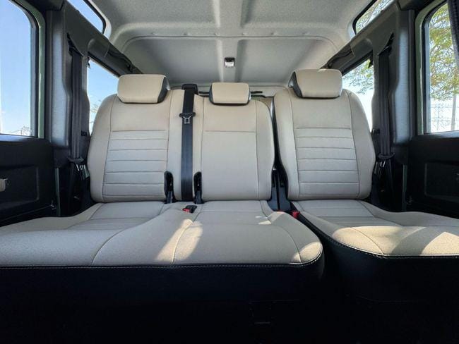 Land Rover Defender 2016