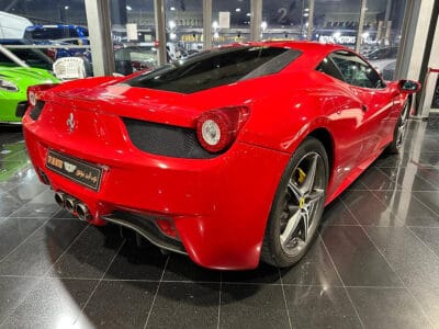 Ferrari 458 2015 naturally aspirated 4.5-liter V8 engine