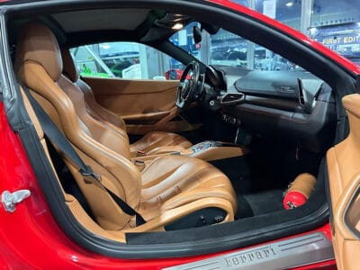 Ferrari 458 2015 naturally aspirated 4.5-liter V8 engine