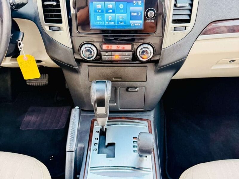 MITSUBISHI PAJERO 3.0L 2022 GCC VERY GOOD CONDITION