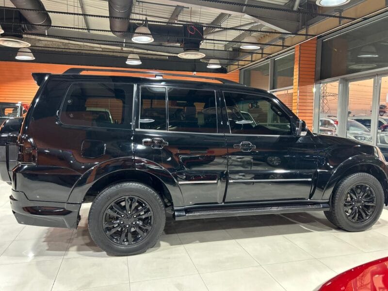 MITSUBISHI PAJERO SIGNATURE EDITION 2020