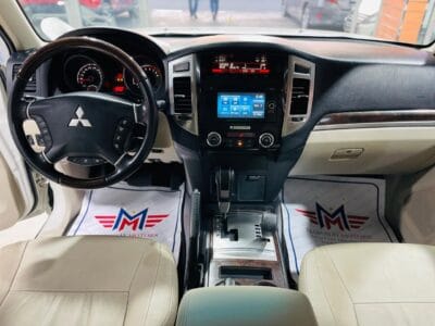 MITSUBISHI PAJERO GLS WHITE 2020