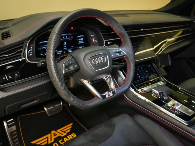 AUDI S Q8 2024