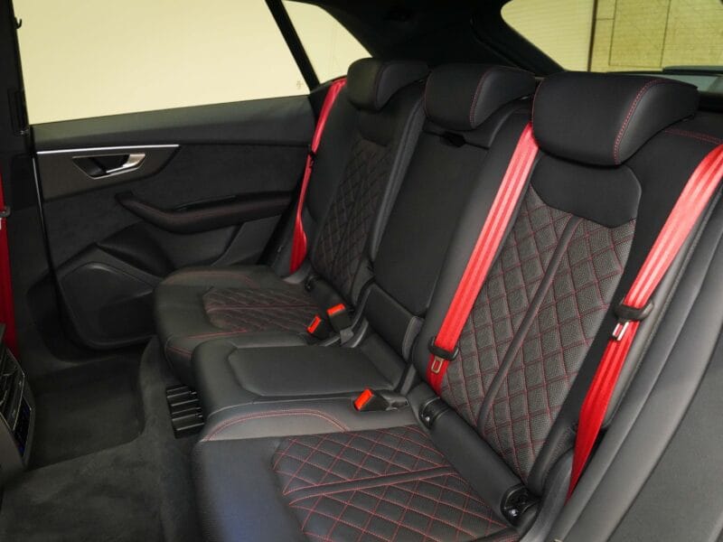 AUDI S Q8 2024
