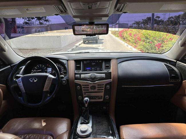 Infiniti QX80 Luxury 5.6L 2020 GCC SPEC NEAT AND CLEAN