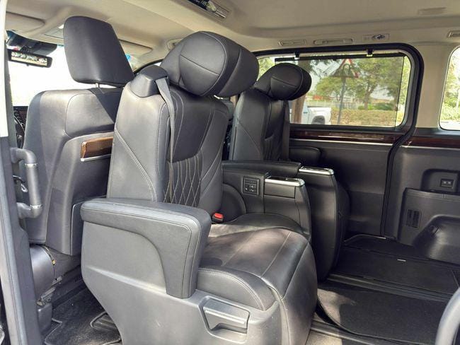 Toyota Granvia Premium 3.5L 2022 GCC SPEC